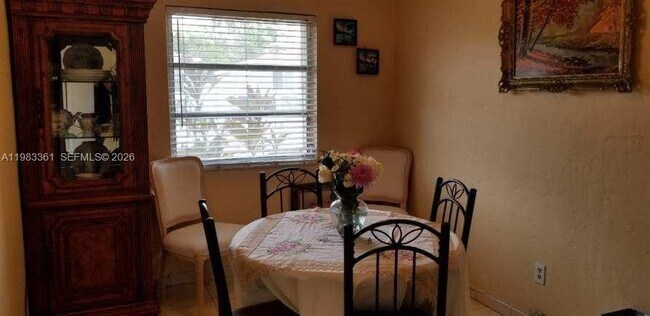 Building Photo - 2787 SW 34th Ct