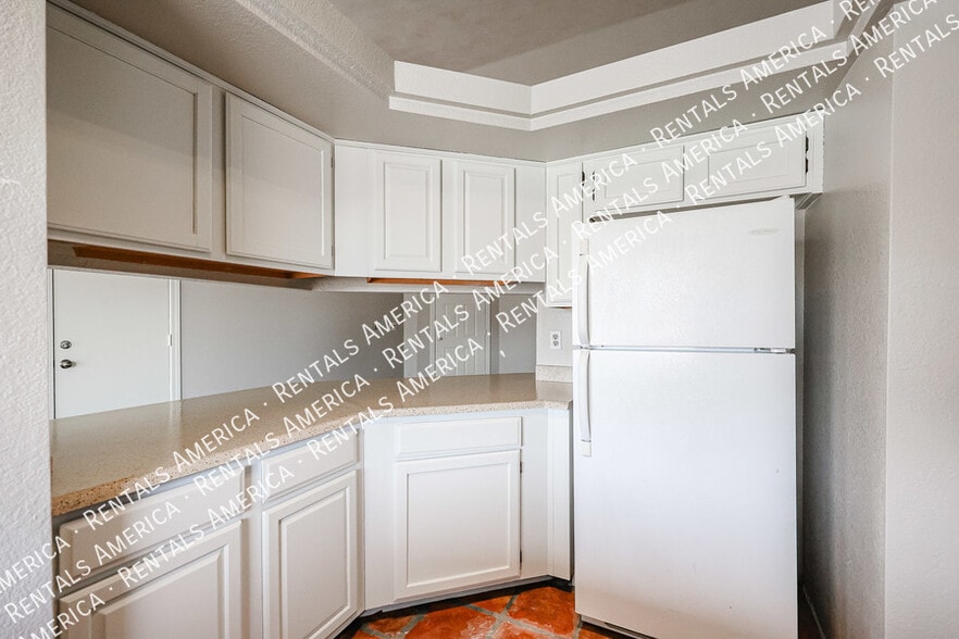 Building Photo - 18433 N 56th Dr