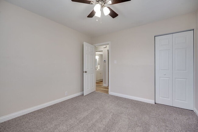 Building Photo - 624 Allenwood Ct