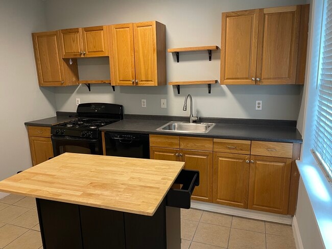 Kitchen - 2026 S Cleveland St