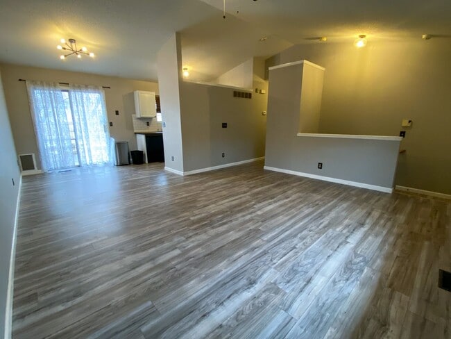 Building Photo - 10802 W Carr Ave