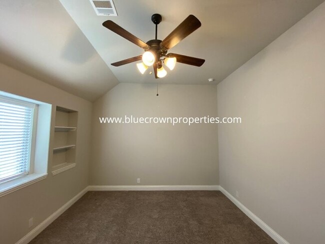 Building Photo - 5211 Pentridge Dr