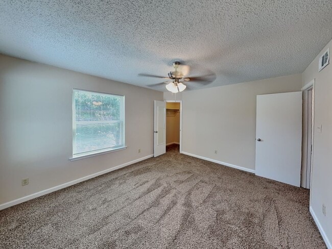 Building Photo - READY NOW! COME CHECK IT OUT!