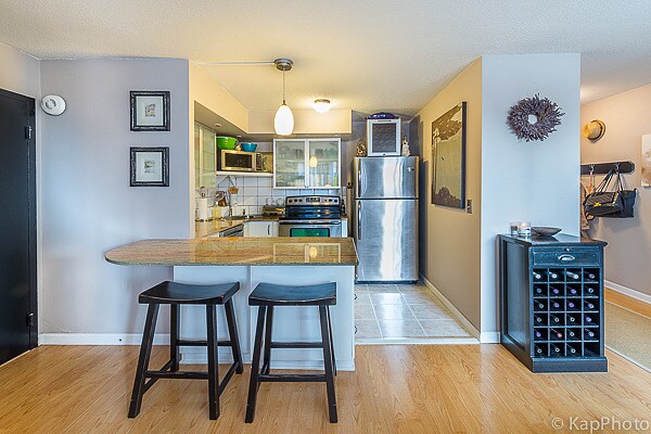 Building Photo - 2740 N Pine Grove Ave