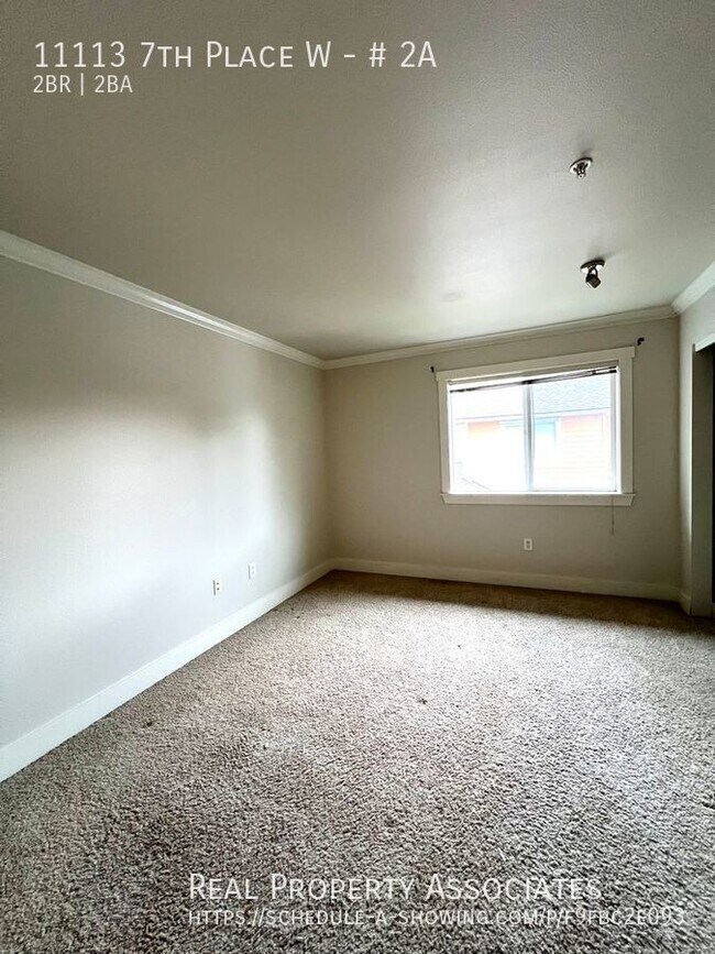 Building Photo - Everett Townhome Condo - 2 Bedroom/2 Bath