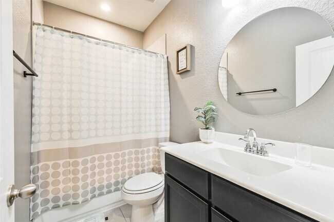 Building Photo - 22095 Volante Dr