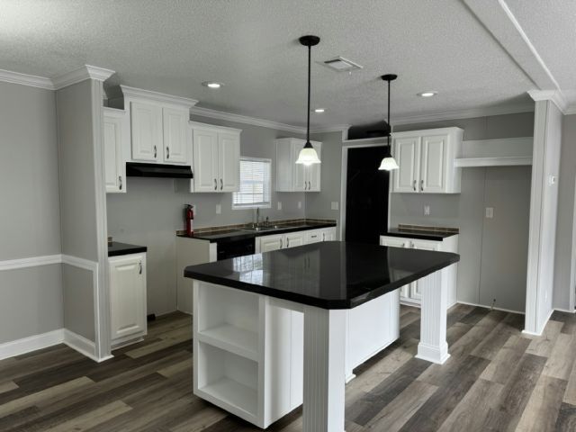 Building Photo - 9435 Sunset Dr