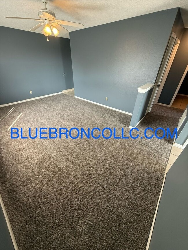 Building Photo - Cute 2 bedroom 1 bathroom home with a 1 ca...