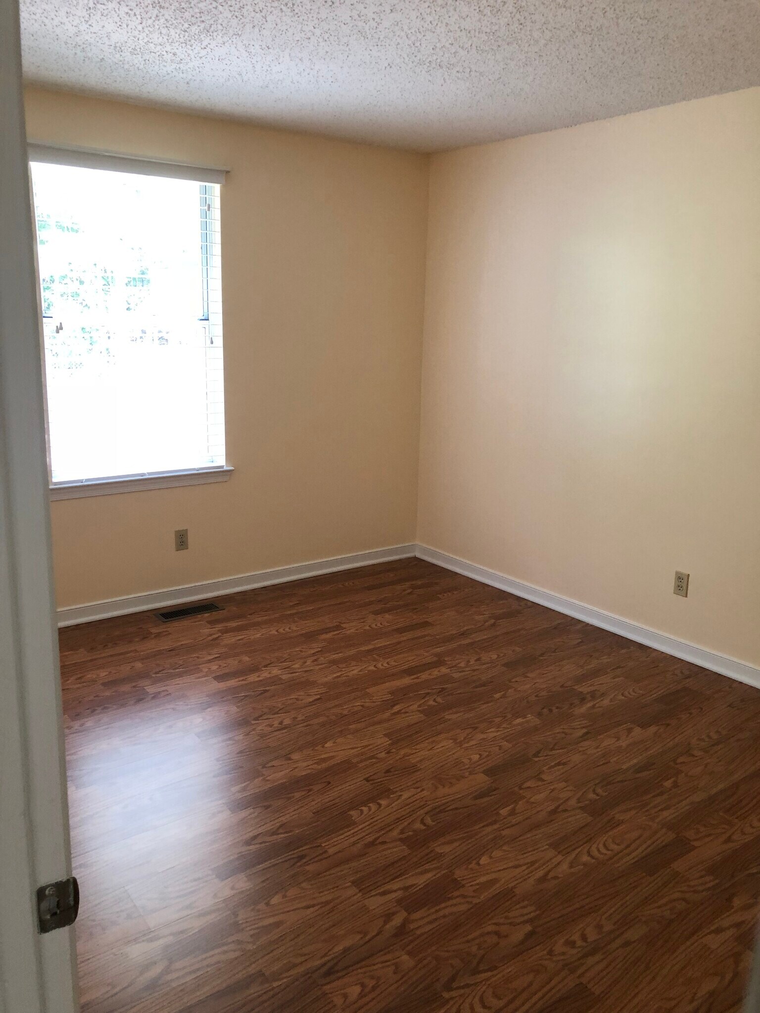 Building Photo - 4114 Bush Lake Dr