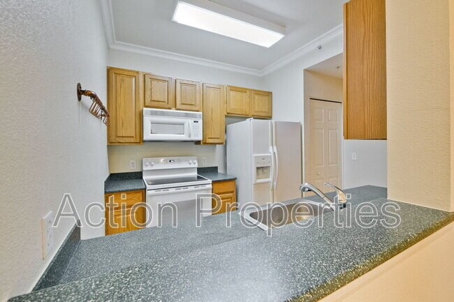 Building Photo - 2255 Showers Dr