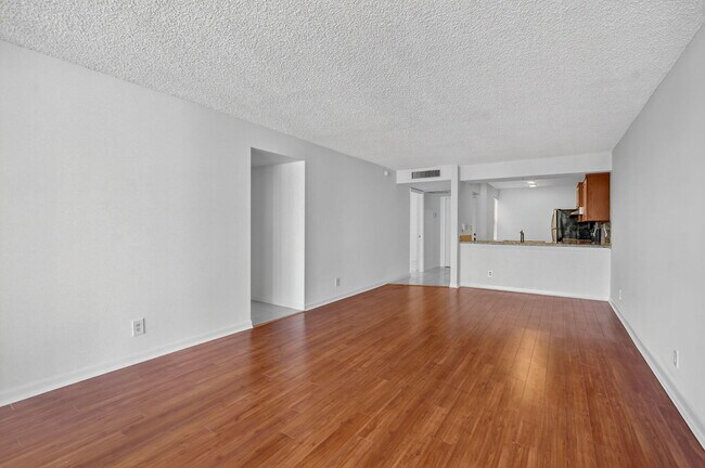 Building Photo - 11 Royal Palm Way