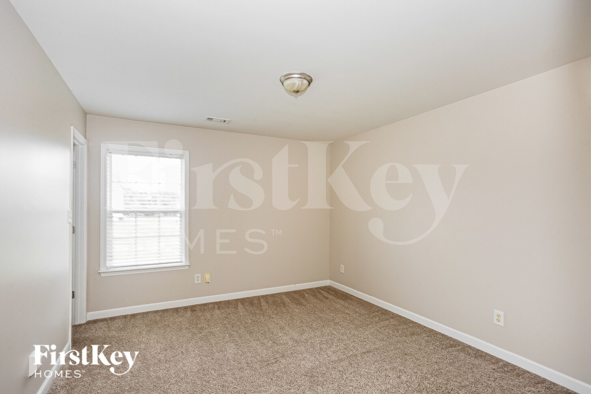 Building Photo - 2922 Blueberry Dr
