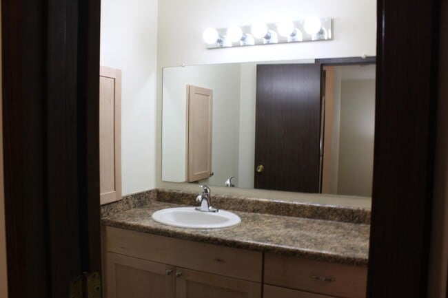 Building Photo - Convenient Living Just Minutes from CSU | 3-Bedroom Condo