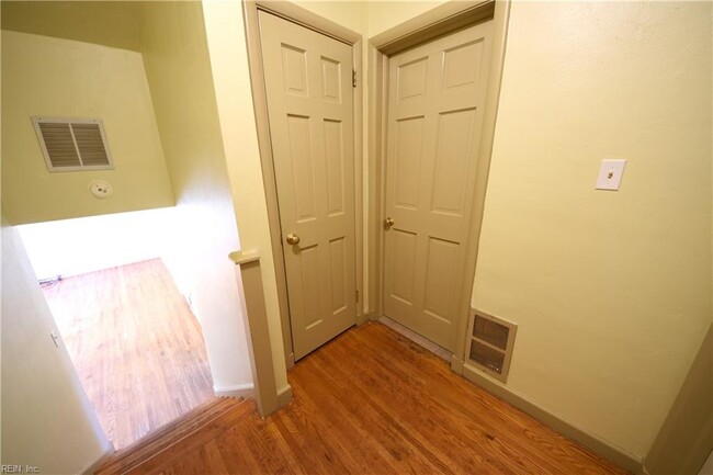 Building Photo - 8356 Cape View Ct