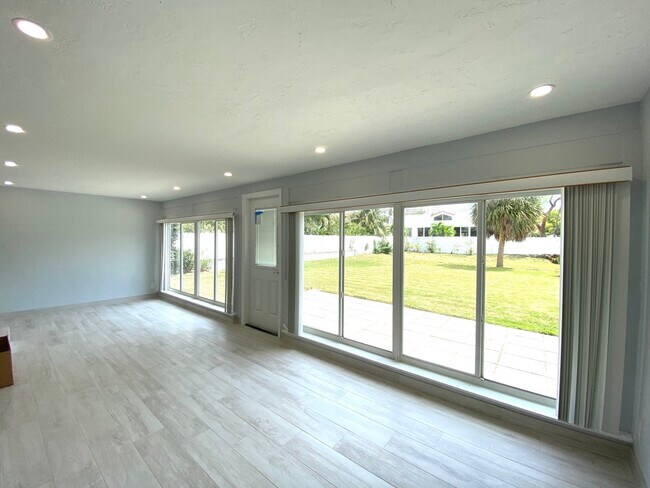 Building Photo - 228 Codrington Dr