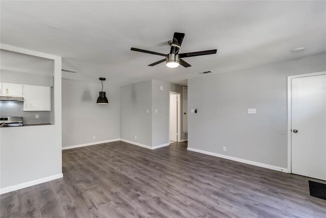 Building Photo - 913 Chisholm Cove