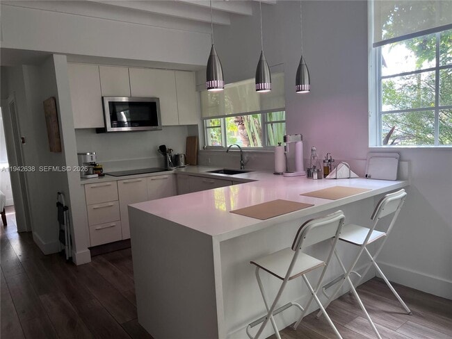 Building Photo - 701 Meridian Ave