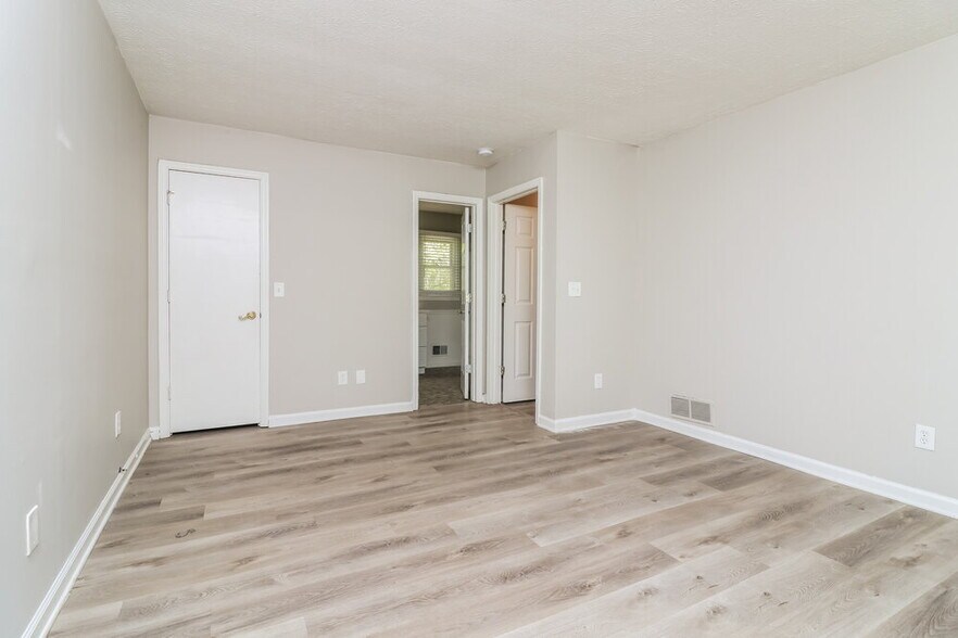 Building Photo - 3138 Calumet Cir NW