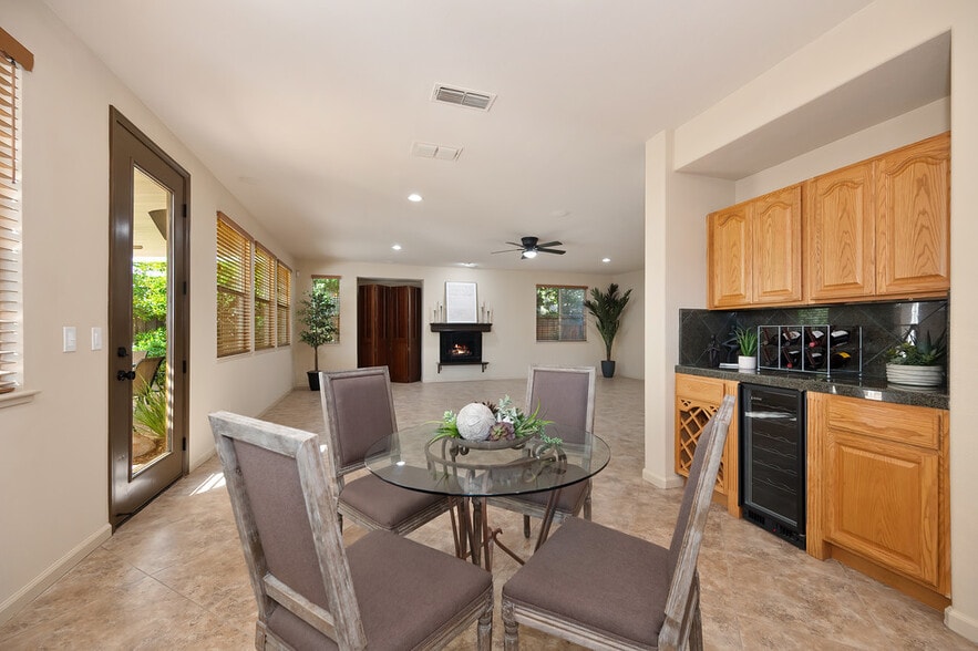 Building Photo - 8441 Briggs Dr