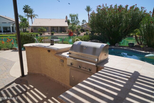 Building Photo - 3340 S Camellia Pl