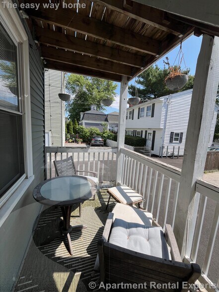 Building Photo - 22 Rice St