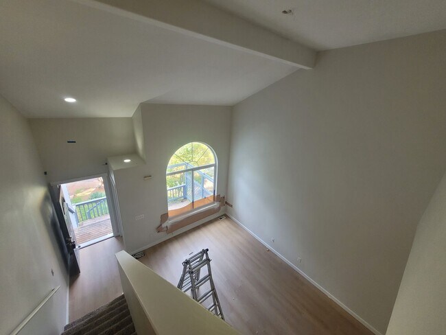 Building Photo - Spacious Four Bedroom Home with Bonus Room...