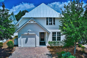 Building Photo - 12 Cypress Cir