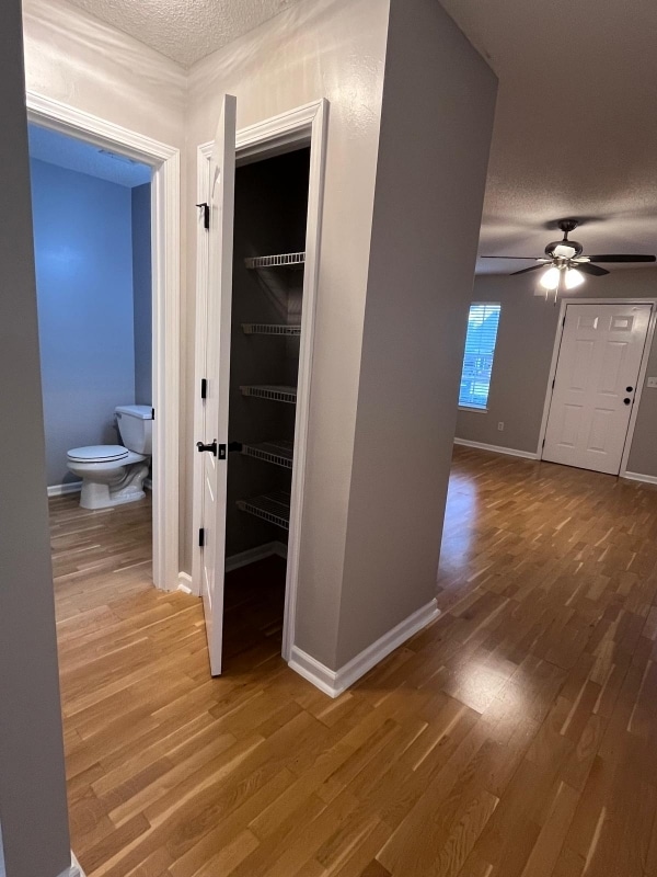 Building Photo - 530 City Park Dr