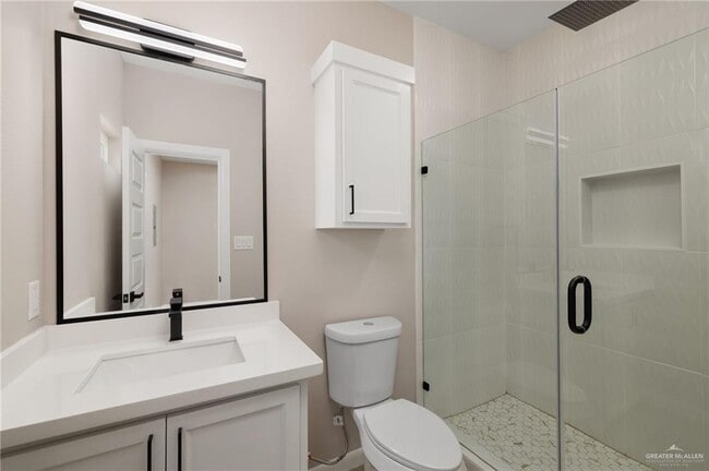 Building Photo - 15 Selena St