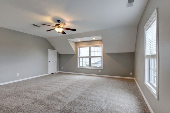 Building Photo - Executive Home on Cul de sac off exit 8.  Hurry.