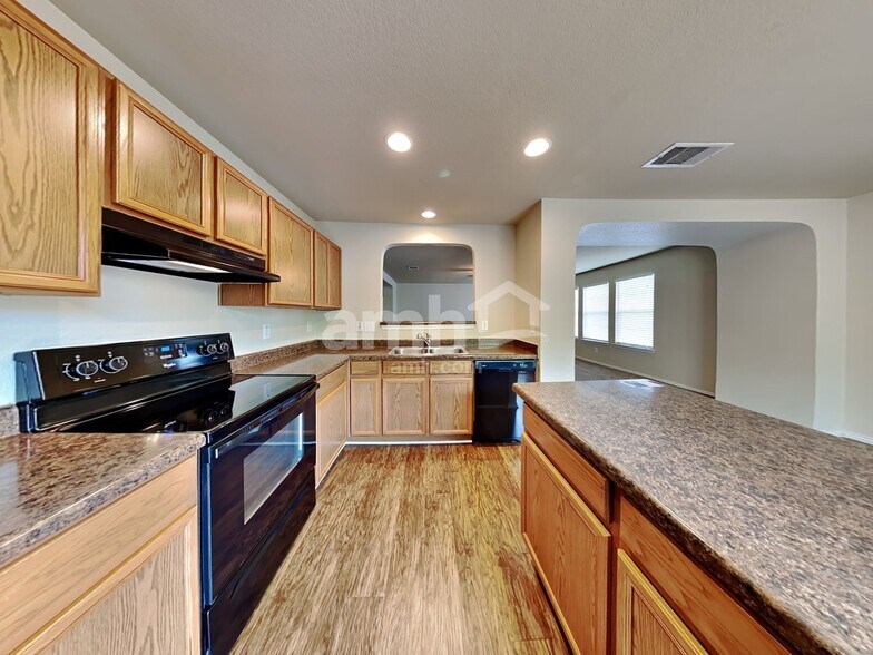 Building Photo - 10007 Del Lago Ct