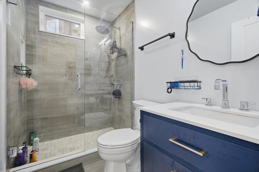 Building Photo - 97 Hillside St