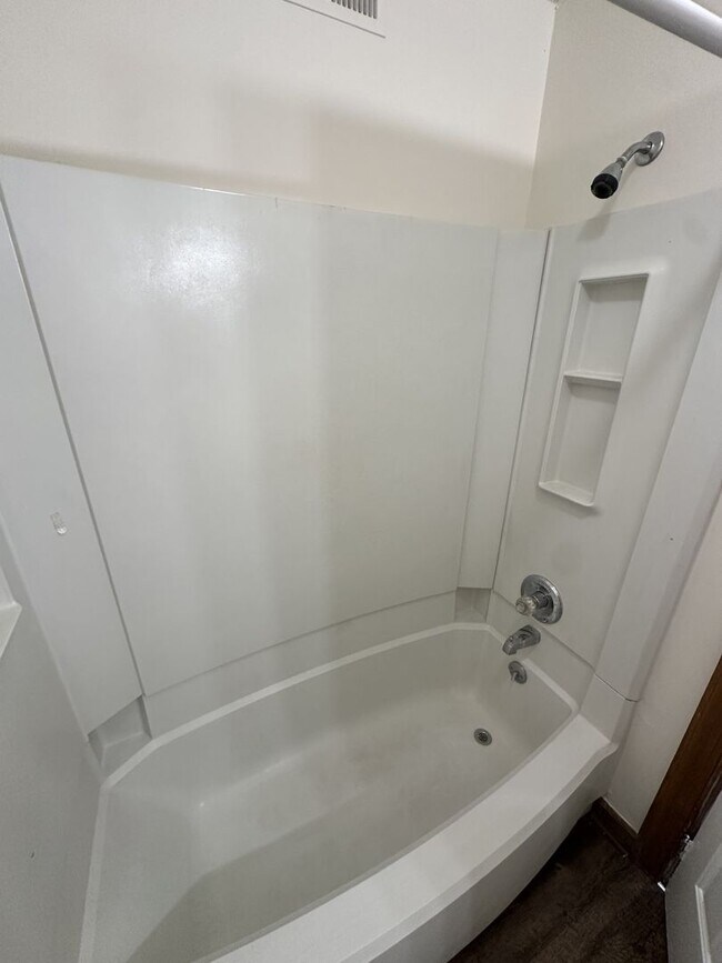 Building Photo - 1 Bedroom 1 Bathroom Condo!