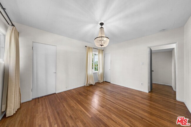 Building Photo - 2615 Canyon Dr