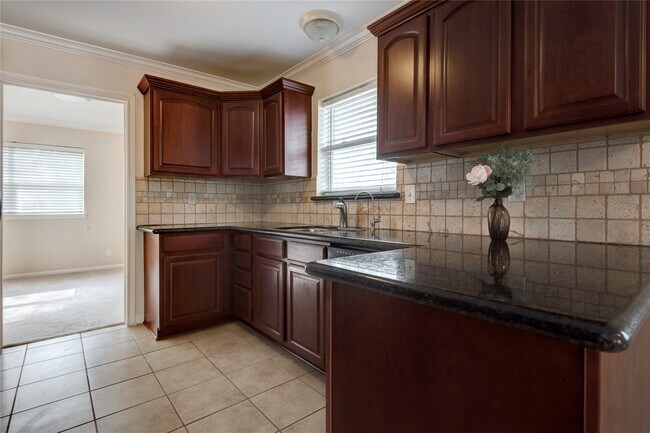Building Photo - 6214 Rutherglenn Dr