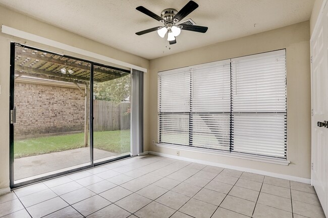Building Photo - 1538 Ainsdale Dr