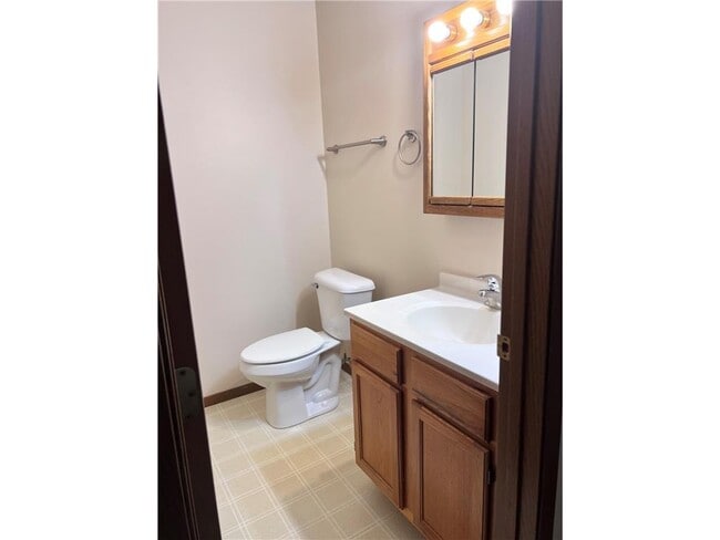 Building Photo - 1706 Lincoln Ave