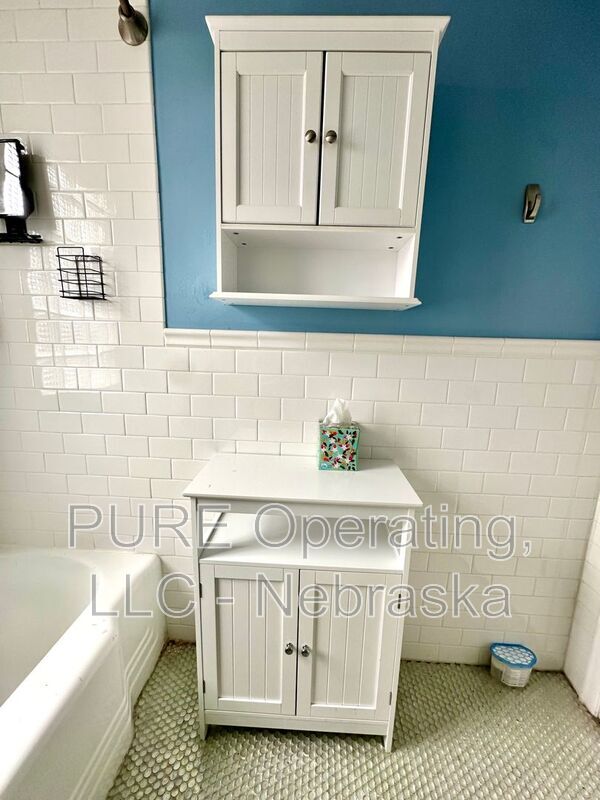 Building Photo - 5120 Franklin St