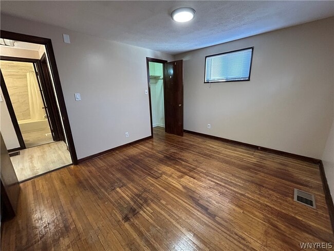 Building Photo - 128 Bannard Ave