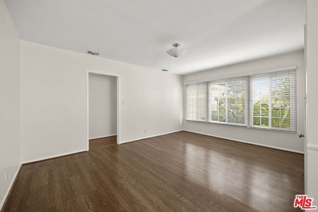Building Photo - 5206 Emporia Ave