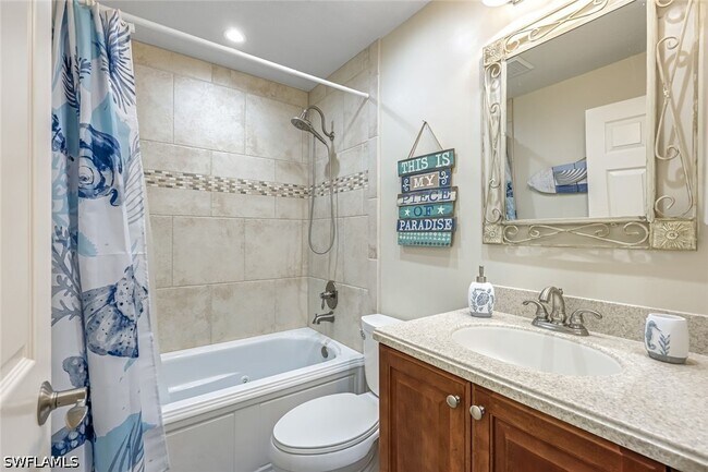 Building Photo - 832 Tanbark Dr