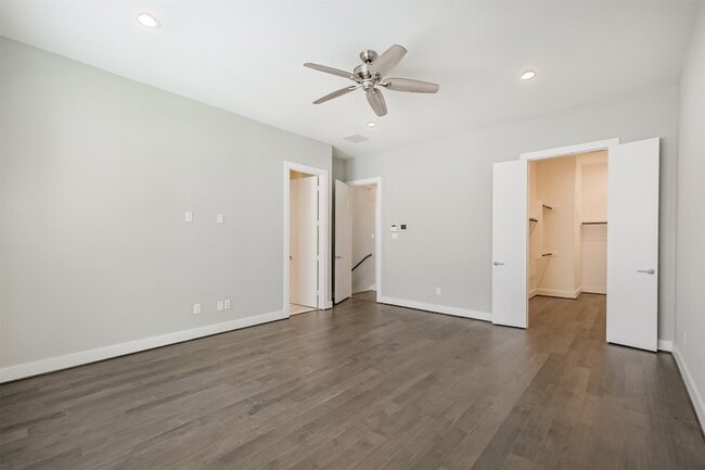 Building Photo - 1305 Mayfair Clarkson Ln