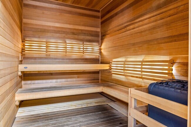 Building Photo - 535 South Park Avenue