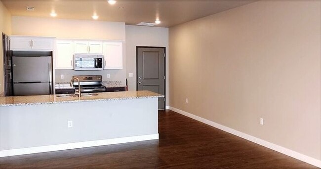 Building Photo - $1,450 | 1 Bedroom, 1 Bathroom Condo | Pet Friendly* | Available for August 1st, 2026 Move In!