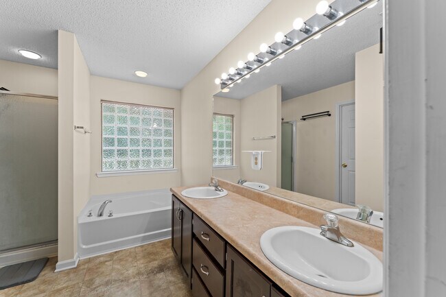 Building Photo - 107 Shallowford Cir