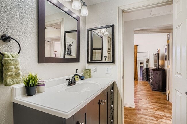 Building Photo - 13203 S Wamblee Valley Rd