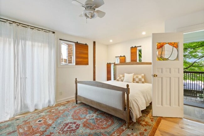 Building Photo - Sun-Filled Furnished Sausalito Home with Sweeping Bay Views