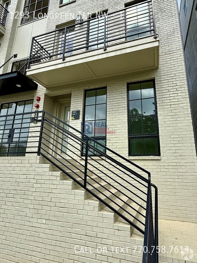 Building Photo - 1293 Longreen Ter NW