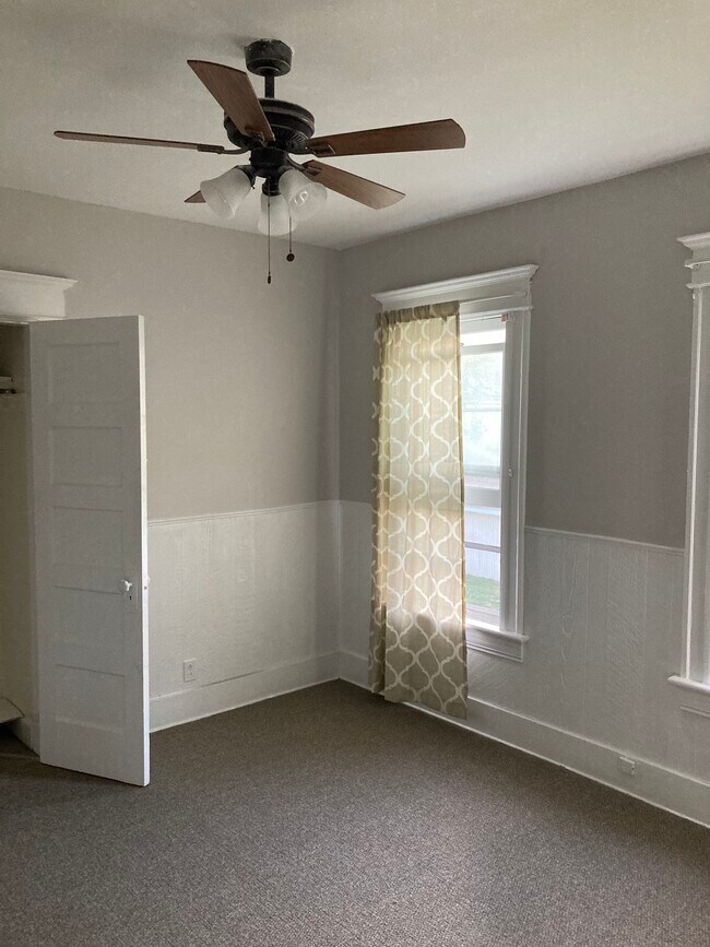 bedroom - 45 Holbrook St