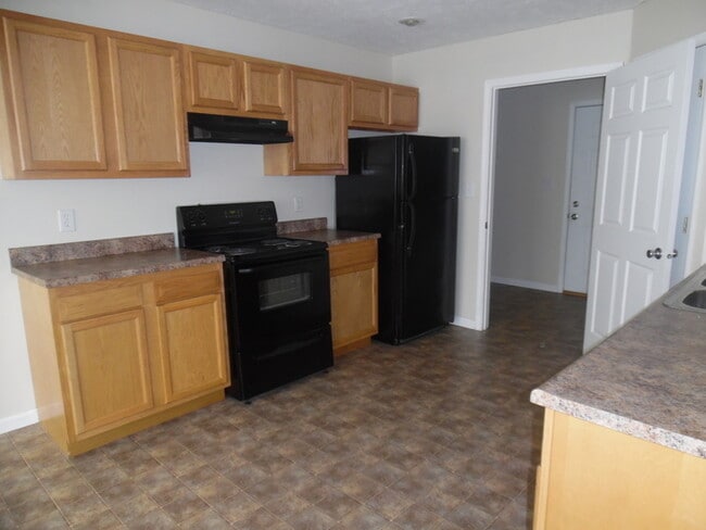 Building Photo - 4-bedroom, 2-bathroom home in a great Eastside Terre Haute location.